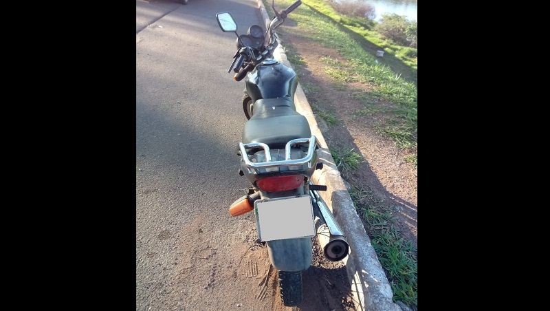 Moto Ronda125, com mais de 167 multas e R$19 mil em dívidas, é apreendida na Ponte JK-RADARDF