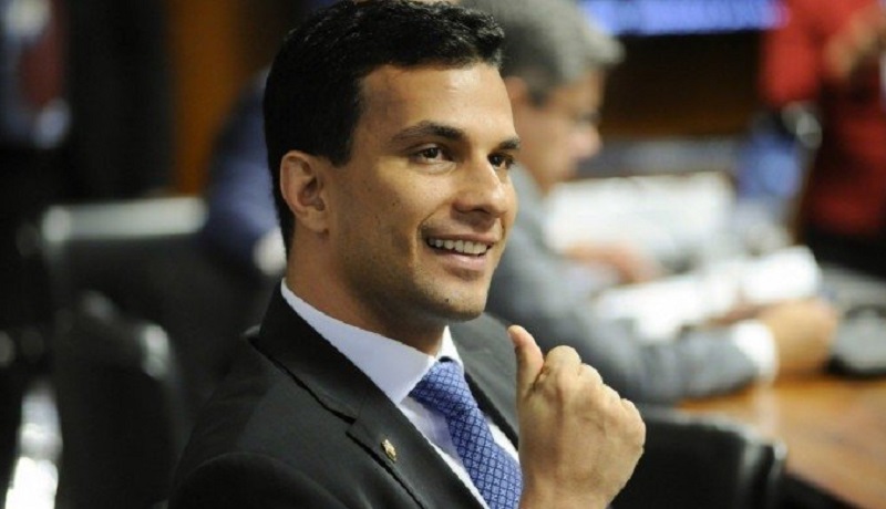 Senador do Tocantins, acusado de estuprar modelo de 22 anos, jura que é inocente-RADARDF