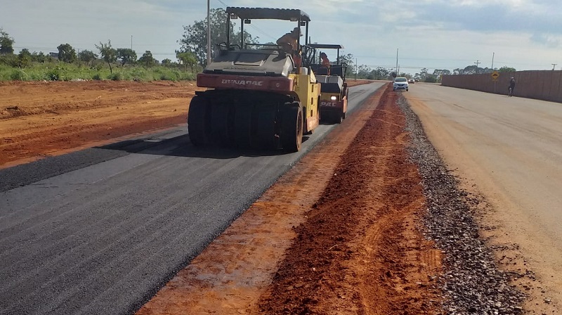 A fase de aplicação de massa asfáltica está concluída. Nova etapa abrange sinalização e construção da ciclovia