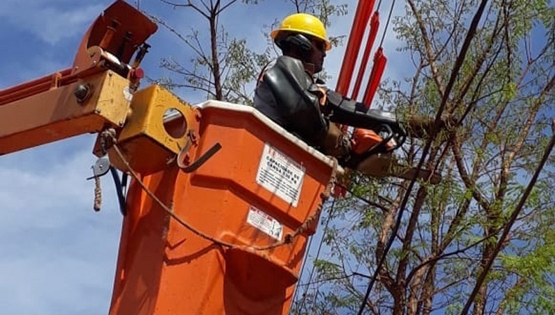 Suspensão é para 'manutenção preventiva de rede de transmissão', segundo Neoenergia.