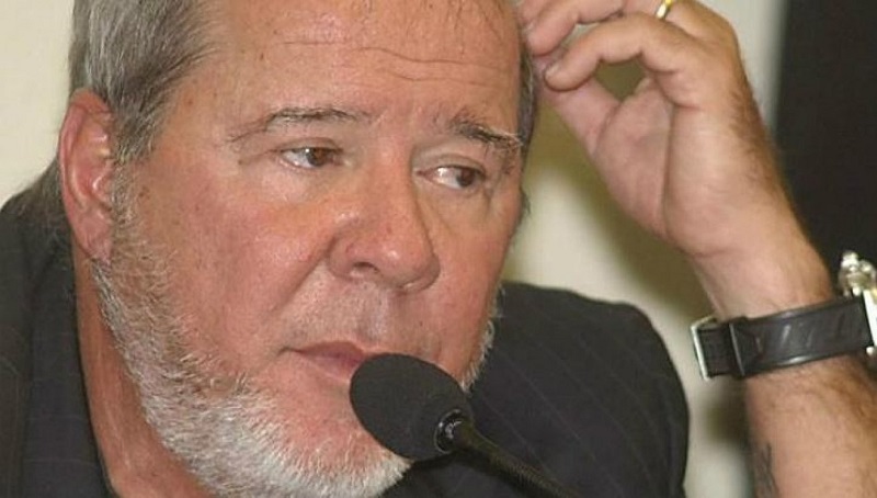 Em 2002, foi responsável pela campanha à presidência de Luiz Inácio Lula da Silva (PT) e criou o slogan “Lulinha, Paz e Amor”.
