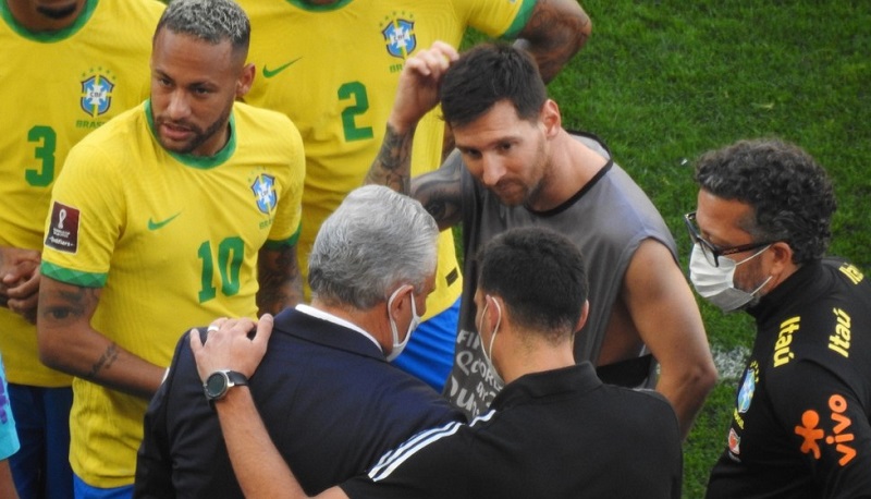 A agência afirma que jogadores da seleção argentina teriam prestado informações falsas sobre viagem à Inglaterra e deixado de cumprir quarentena de 14 dias antes da partida.