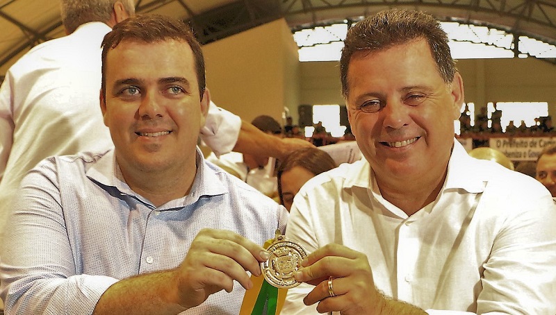 O prefeito de aparecida de Goiânia, Gustavo Mendanha se alia a Marconi e acredita que terá apoio dos municípios do Entorno 