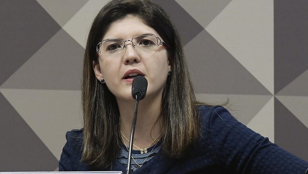 A candidatura de Thays Riedel segue sub judice por t ignorar a cota racial estabelecida em lei. Se vencer a eleição deste domingo (21) pode não levar