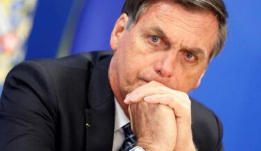 Pressionado sobre a alta dos combustíveis que provoca queda de popularidade, Bolsonaro anunciou que o preço nas bombas serão reduzidos. Só não explicou como isso vai acontecer