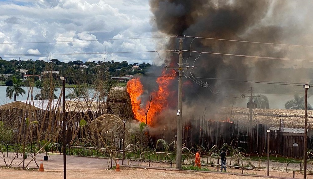 O incêndio da Casa Maaya, sem registro de vítimas, por surgir quando o espaço estava fechado para o público, poderia ser bem pior, caso ocorresse com a casa cheia