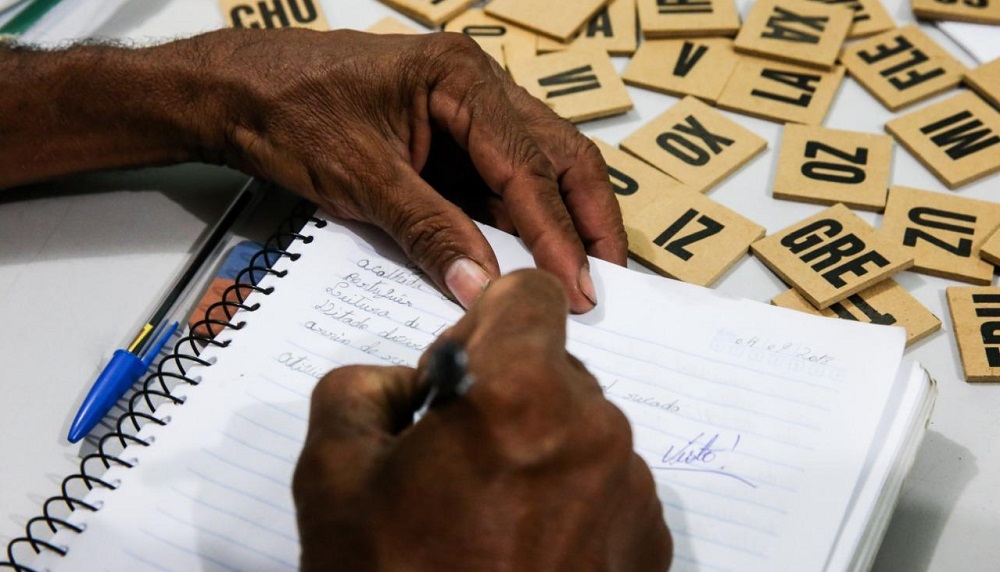 Estudantes, os que pediram mudança de uma escola pública para outra e os candidatos à Educação de Jovens e Adultos (EJA) têm de 4 a 11 de janeiro para confirmar a matrícula