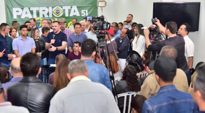 O discurso de esperança feito por Gustavo Mendanha, nas diversas cidades do Entorno, começa a ganhar volume e voz contra a ausência do Governo Caiado na região mais pobre e abandonada de Goiás. 