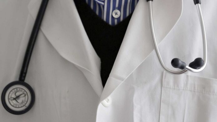 O médico ainda tinha na descrição da conta 