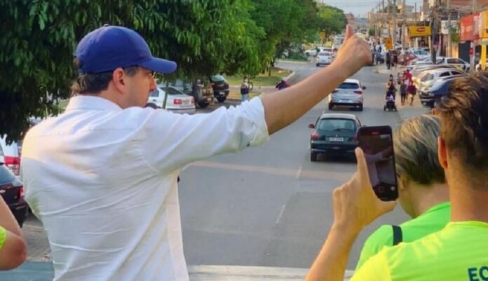 Eduardo retomou o trabalho na segunda-feira (03), e começou as visitas pelo Gama, mas já passou por Sobradinho, Ponte Alta, Samambaia, Fercal, Itapoã, Santa Maria e no Riacho Fundo I, ganhou até um bolo. As andanças ainda devem continuar por mais uns dias.