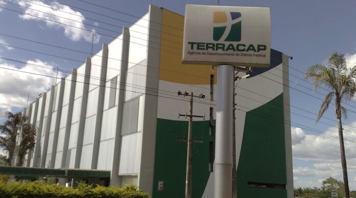 A Terracap deve passar por mudanças em algumas diretorias do seu corpo técnico a partir da instalação do segundo governo de Ibaneis Rocha. Motivo: a falta de empenho para regularizar duas cidades onde o povo quer ser dono do que é seu.