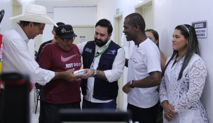 saúde de Águas lindas realiza entrega de próteses odontológicas