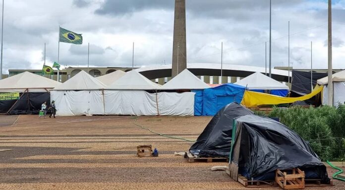 em acordo com gdf, exército garante remoção de acampamento antes da posse