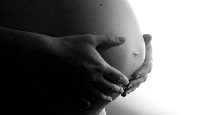 Estudo revela que 30% das gestantes com HIV só descobrem vírus durante pré-natal