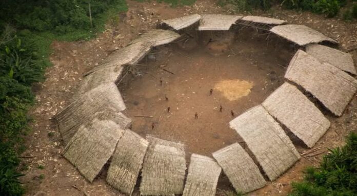 aeronáutica vai controlar espaço aéreo da terra yanomami para combater garimpo ilegal