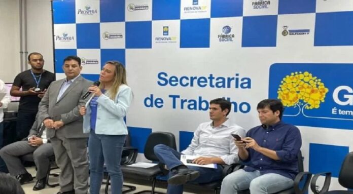 celina leão entrega 30 certificados do pró df para empresários