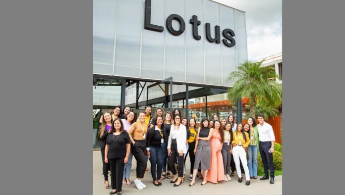 lotus homenageia mulheres e promove bate papo com lideranças femininas
