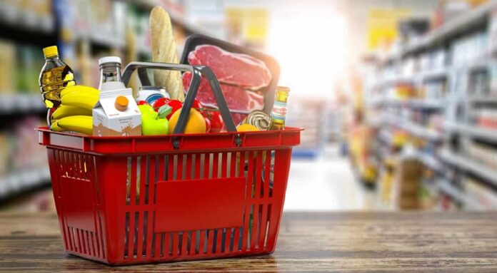 Em março, preço da cesta básica no DF comprometeu 57% do salário mínimo