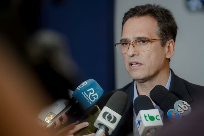 O anúncio do início da realização do programa de cirurgias eletivas foi feito durante entrevista coletiva pelo secretário estadual da Saúde, Sérgio Vencio
