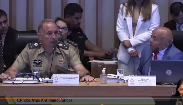 O deputado Chico Vigilante(PT), foi um dos mais importantes protagonistas da CPI da Câmara Legislativa do DF, durante a oitiva de Gustavo Dutra de Meneses, General de Divisão e ex-chefe do Comando Militar do Planalto. O alto nível e respeitoso serviu para clarear a tentativa de golpe de Estado, registrado em 8 de janeiro 