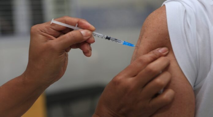 Dia D de vacinação aplicou mais de 55 mil doses no DF