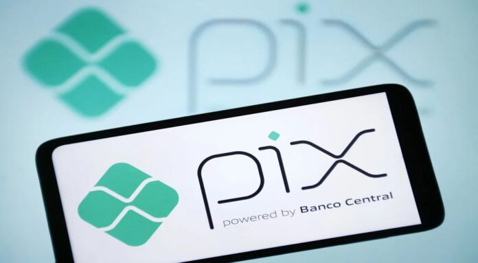 Projeto quer liberar Pix para pagamento de passagens de ônibus e metrô no DF