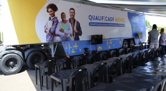 QualificaDF Móvel tem 880 vagas para qualificação profissional