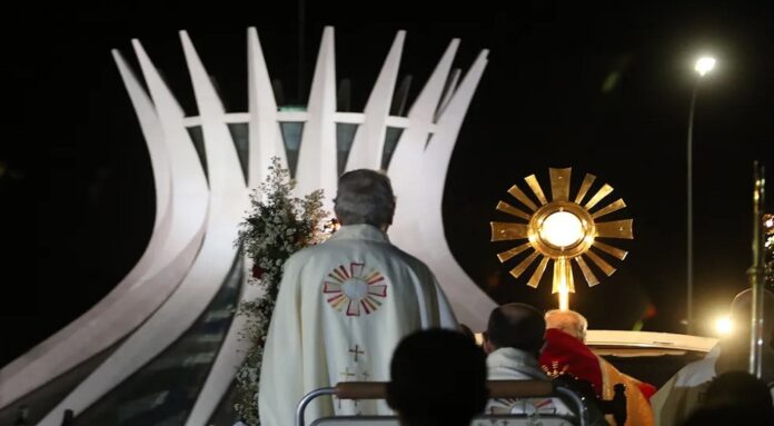 Celebração de Corpus Christi na Esplanada começa nesta quinta (8)