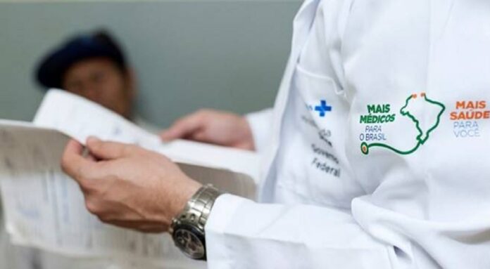 Governo lança edital com 10 mil vagas para Mais Médicos