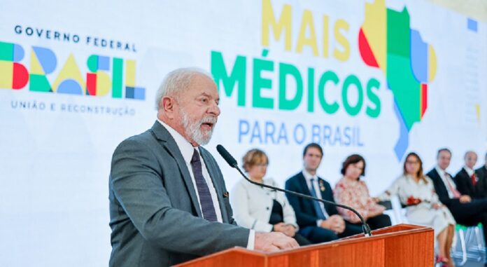 A Medida Provisória 1165/23 do governo Lula que altera o programa Mais Médicos, foi aprovada nesta quarta-feira(14), pela Câmara dos Deputados. . A MP segue para votação no Senado.