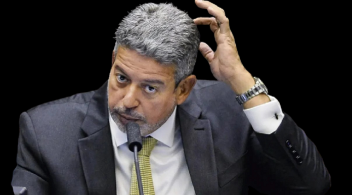 Arthur Lira, presidente da Câmara continua a demostrar desprezo contra o povo do DF. Apesar dos muitos apelos dos políticos do Distrito Federal, inclusive os feitos pela vice-governadora Celina Leão, do seu partido, no entanto, Lira deve manter a emenda no texto do arcabouço fiscal que implode as finanças do DF.