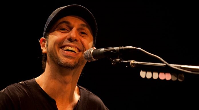 Na programação, Zeca Baleiro e Fernanda Takai, além de artistas locais: Aguaceiro e Joe Silhueta. Shows são abertos ao público e ocorrem no estacionamento 11 do Parque da Cidade. A entrada é gratuita, mediante doação de 1kg de alimento não perecível.