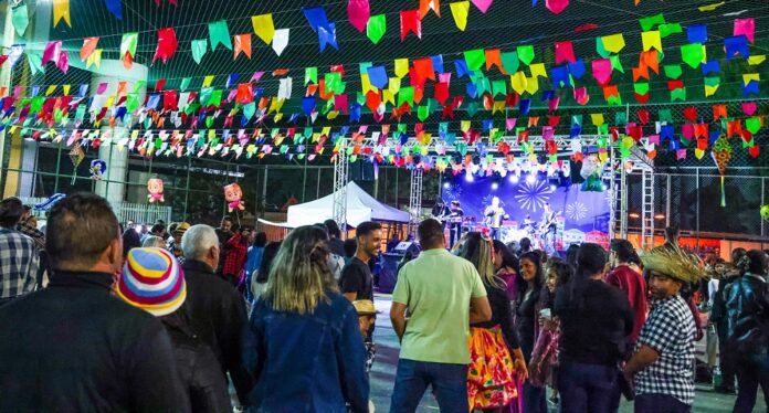 Para aproveitar a festa é só aparecer na unidade do Sesc-DF no Guará com 1kg de alimento não perecível e garantir a entrada. O evento acontece das 18h às 22h e encerrará a programação de tradições juninas deste ano com a banda Rastapé.