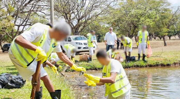 Ação do GDF retira 1,7 tonelada de lixo do lago do Parque da Cidade