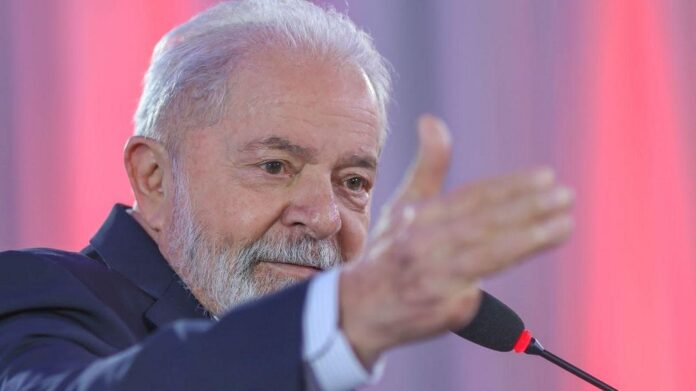 De acordo com o Projeto de Lei de Conversão (PLV), que será sancionado pelo presidente Lula, o reajuste foi linear para todos os servidores e empregados públicos civis do Executivo federal, incluindo aposentados e pensionistas.