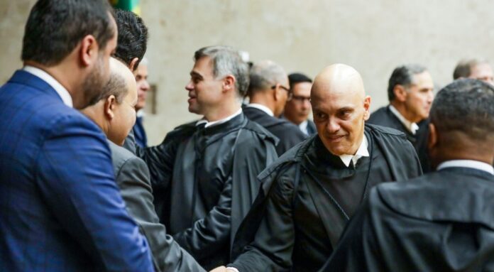 Governador do Distrito Federal participa da posse do novo presidente do STF