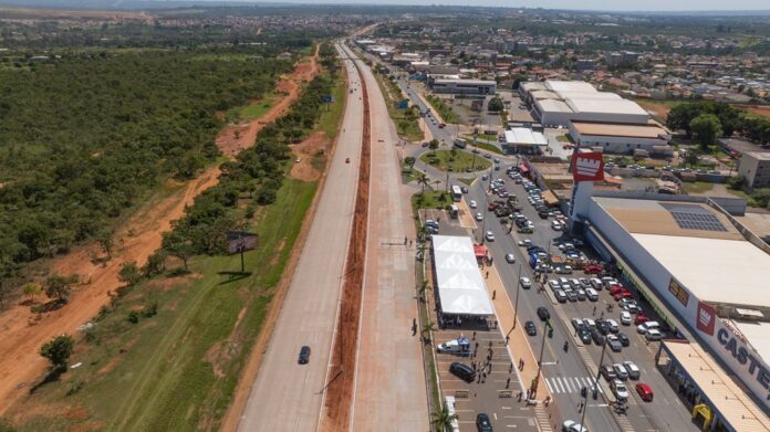 Durante a inauguração da via, o governador Ibaneis Rocha anunciou que a Estrada Parque Núcleo Bandeirante (EPNB) será a próxima via do DF a ganhar pavimento rígido de concreto, ligando o Núcleo Bandeirante até Samambaia