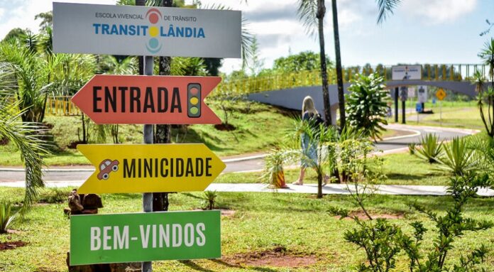Educadores vão visitar escolas para orientar sobre segurança no trânsito