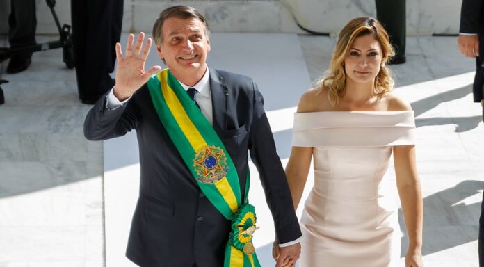 O ex-presidente Jair Bolsonaro e vários Generais do Exército foram alvos de operações deflagrada pela Polícia Federal nesta manha de quinta-feira. Mandados de busca e prisões  também foram cumpridos em vários estado e no DF.