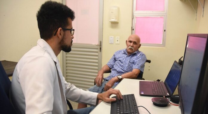 GDF convoca 200 novos médicos para reforçar atendimento