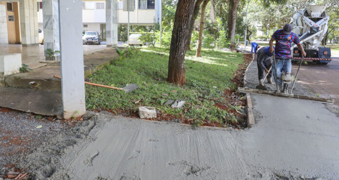 Desde o início da gestão do governador Ibaneis Rocha, a Novacap tem se dedicado à manutenção e ao melhoramento das vias pedestres em todo o Distrito Federal, garantindo mais segurança e acessibilidade para a população.