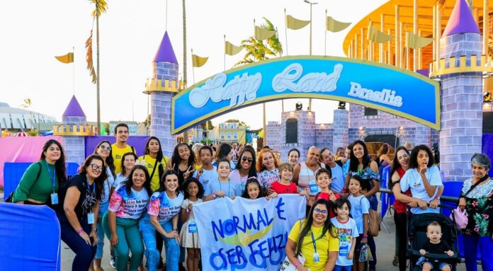 Mães e filhos têm tarde especial no parque inspirado na Disney