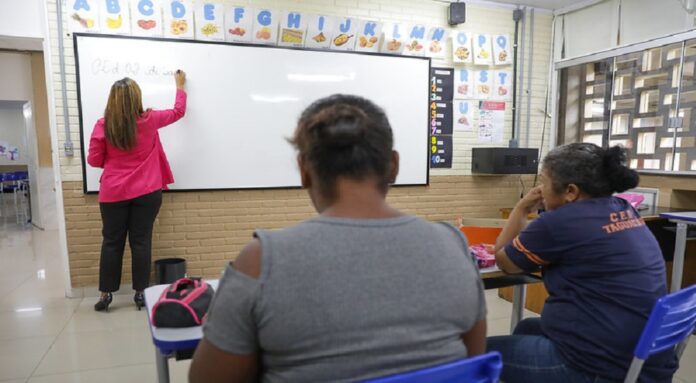 Inscrições para a Educação de Jovens e Adultos (EJA) abrem nesta terça-feira (25)