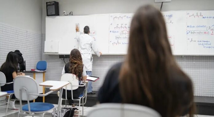 Senado aprova reformulação do ensino médio