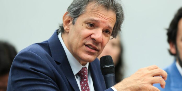 Haddad minimiza impacto de nova MP na indústria, comparando reações a outras medidas provisórias que já foram superadas.