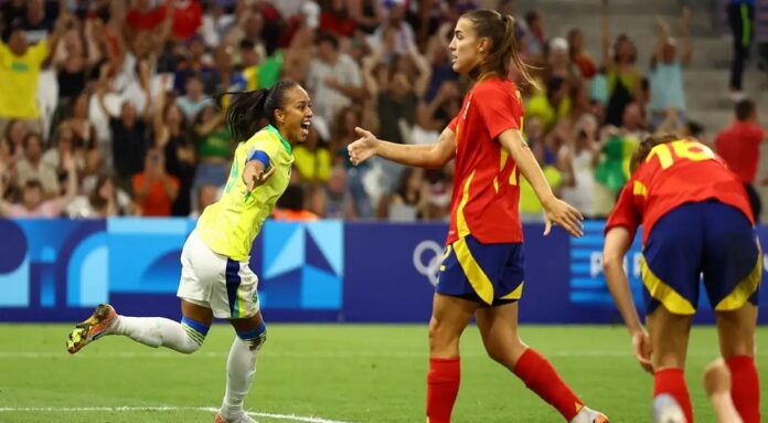 Brasil derrota Espanha e garante lugar na final do futebol feminino