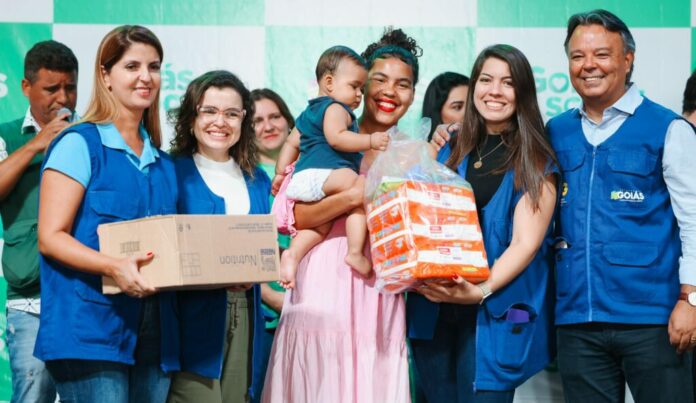 O evento reúne serviços de saúde, documentos e atendimentos sociais. O programa do governo Caiado aconteceu no Bairro Independência e conta com a participação de secretarias e parceiros.