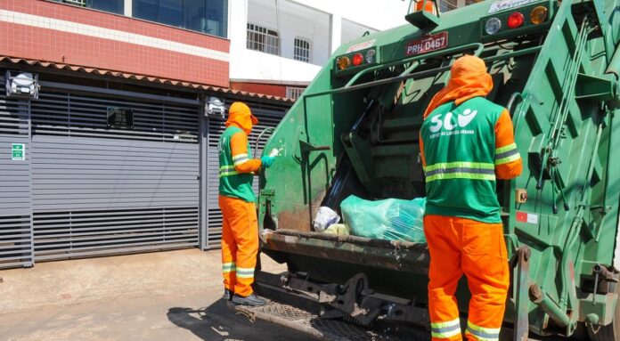 Saiba os horários das coletas de lixo em cada região do DF