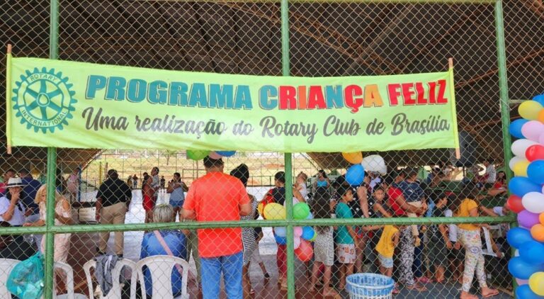 A 2ª edição do Programa Criança Feliz, levou alegria e inclusão para 150 crianças da comunidade Extensão do Capão Comprido de São Sebastião. A ação contou com distribuição de brinquedos, doces e brincadeiras, além do apoio de rotarianos e familiares.