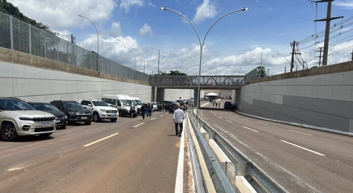 As obras de Ibaneis Rocha e Celina Leão no Jardim Botânico visam atender ao rápido crescimento da região, com investimentos em mobilidade, novas escolas, unidades de saúde e infraestrutura urbana de qualidade